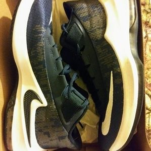 NIKE AIRMAX INFURIATE 2 MIDS